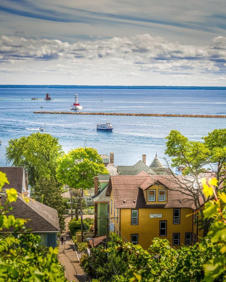 Pine Cottage Bed&Breakfast Mackinac Island Exterior foto